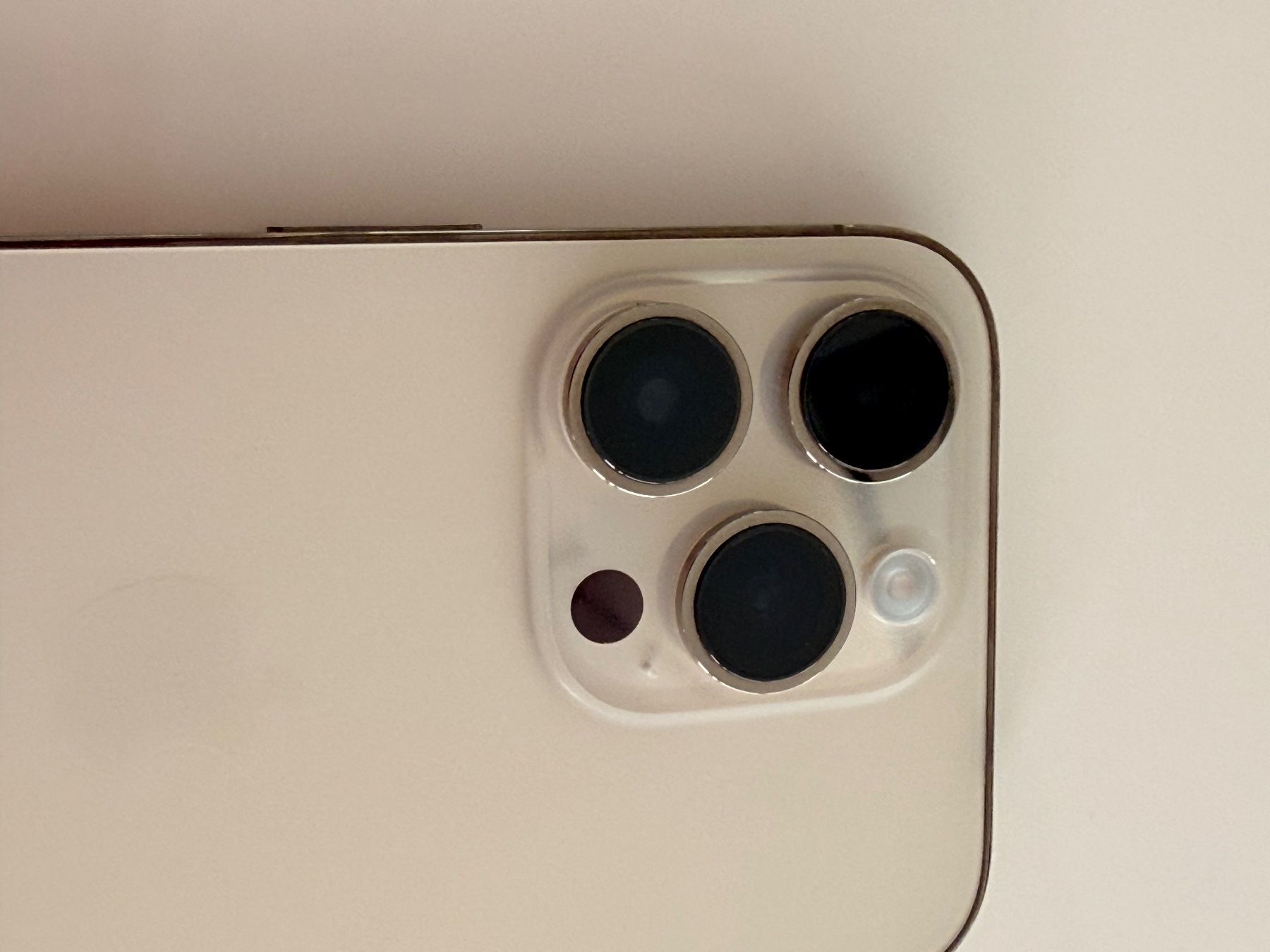 Apple Portables: iPhone 14 Pro 256GB Gold – D'occasion à Fällanden par Charlie010 2