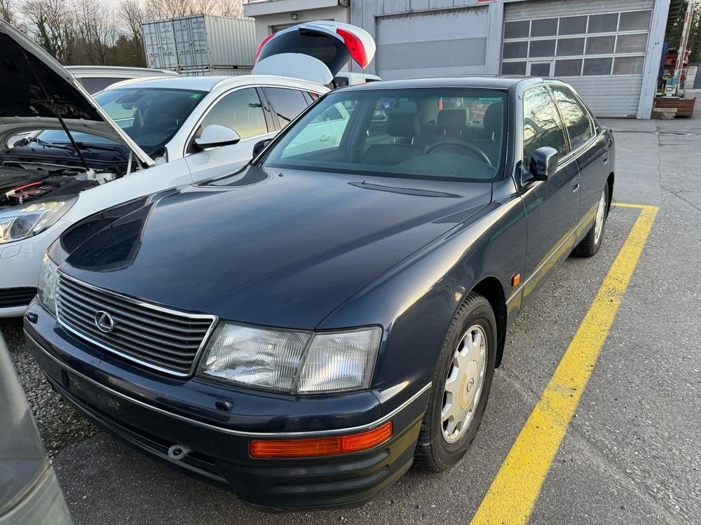 Luxus Auto Mit Defekt Verkaufen Fotos