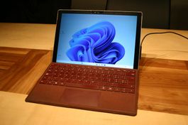 Surface Pro 4 I7, 16Gb, Win11, Blickschutzfolie und Tastatur