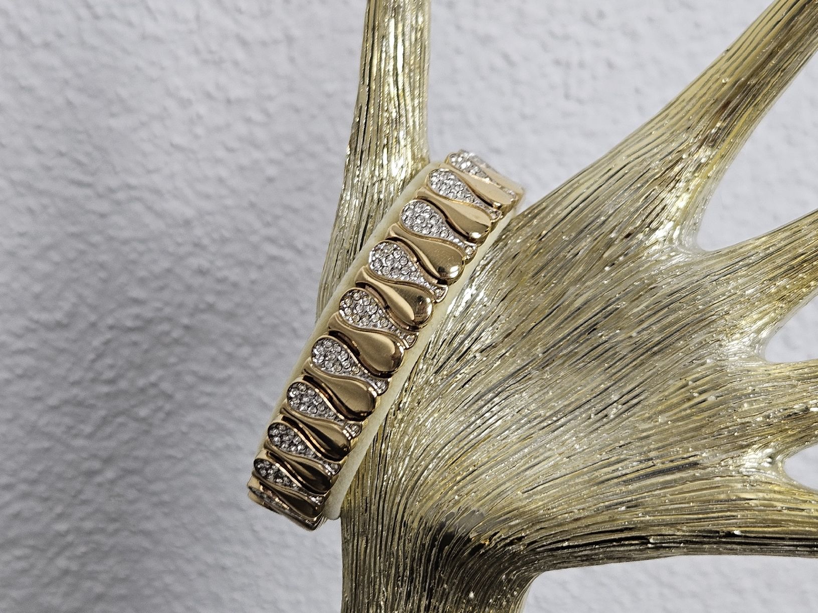 Bracciali & Braccialetti: Statement Gold Plaed Bracelet with Rhinestones, Chic Summer – Usato da Brüttisellen venduto da par_8zbj 6