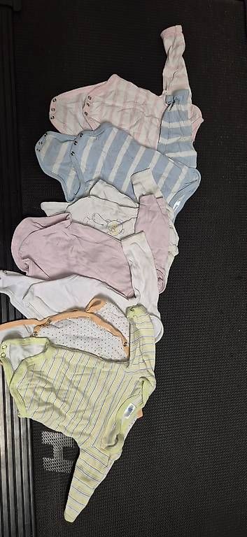 Lotti & Set di vestiti: Kleiderset Grösse 50/56 – Usato da Wilen (Sarnen) venduto da Esined28 3