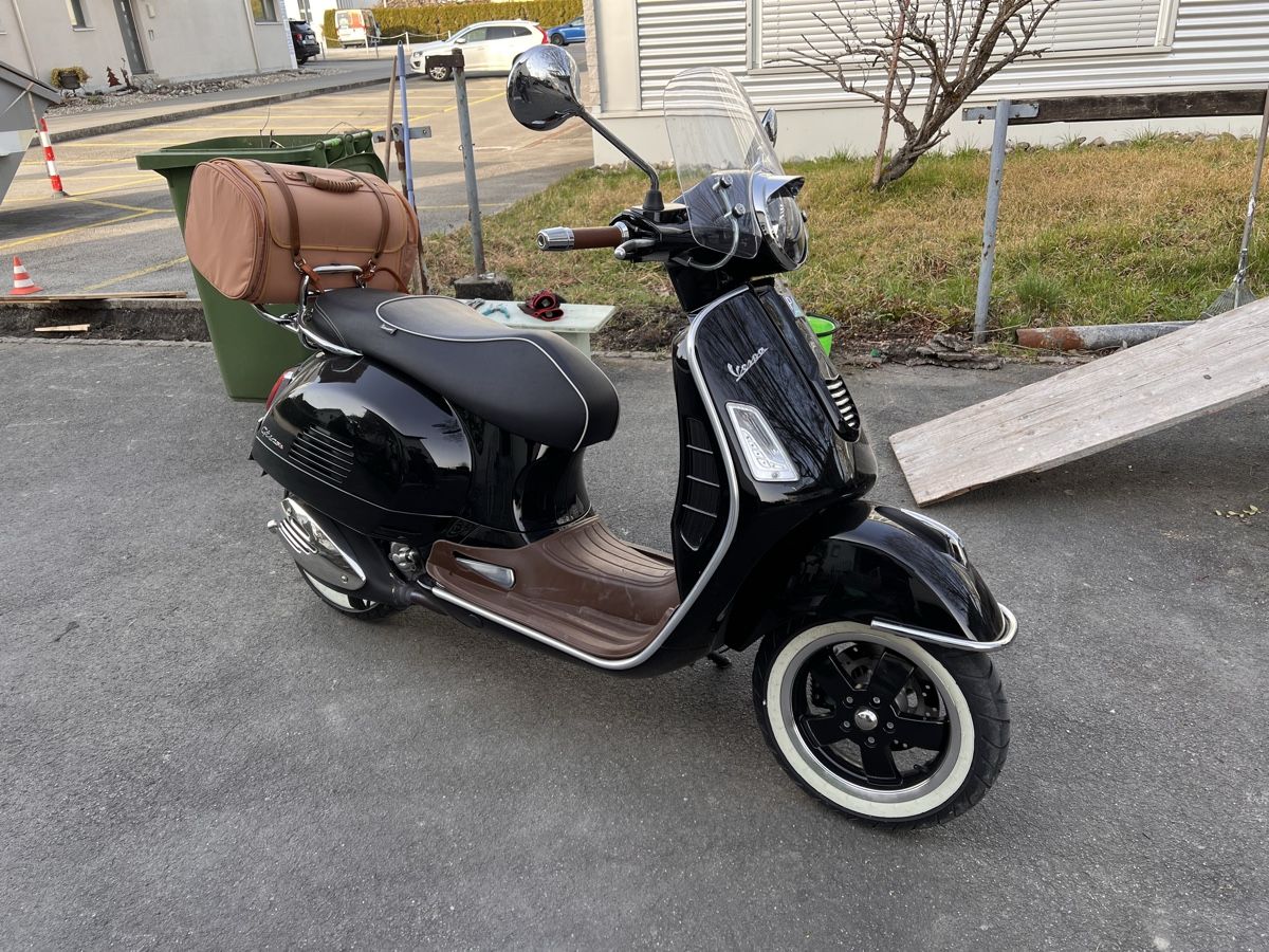 Vespa Scooter: Vespa Gts125 – Usato da Diepoldsau venduto da SenderCommender