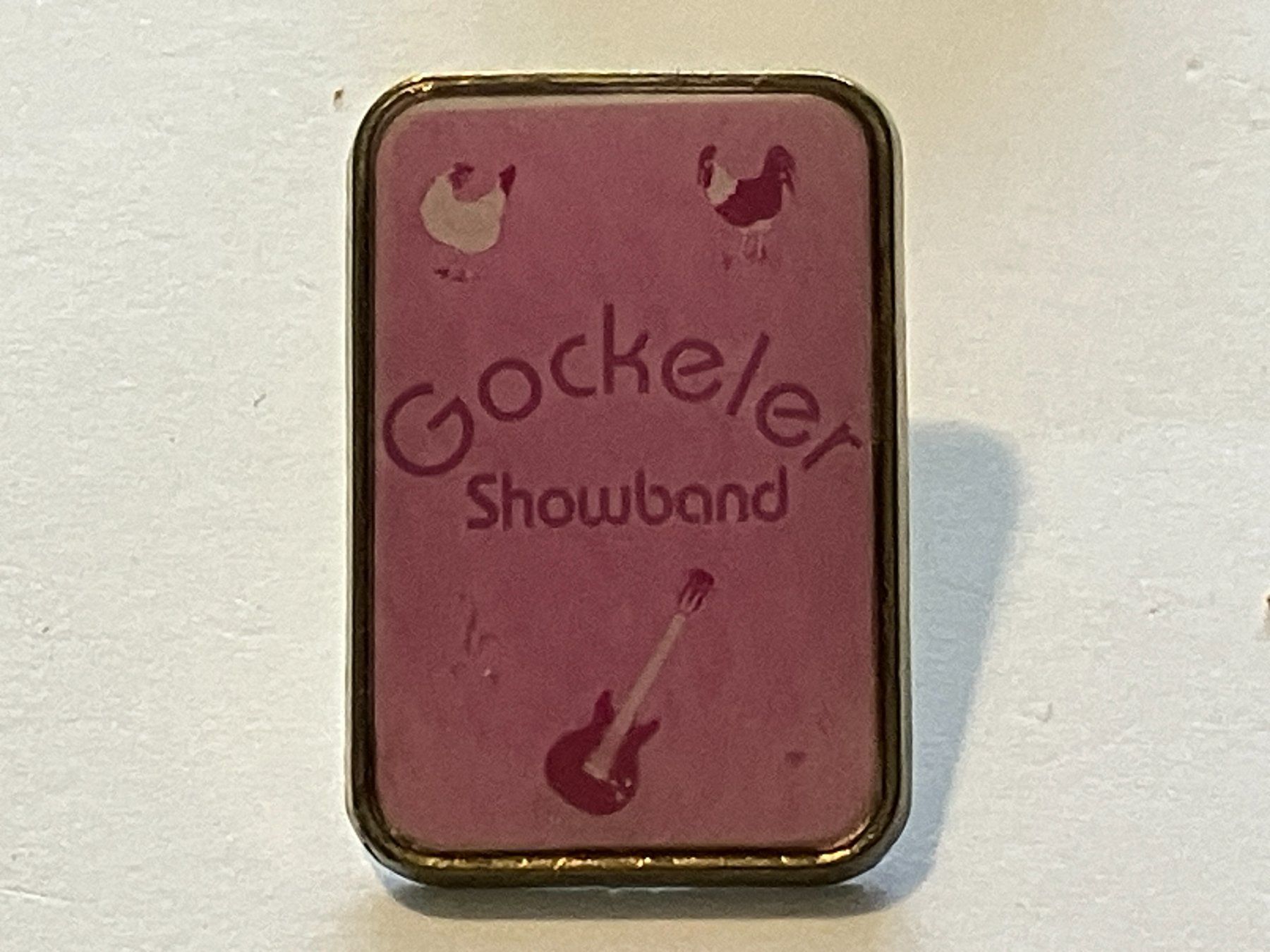 Placchette & Badge: 1 Pin Gockeler Showband – Usato da Basel venduto da djwwpp