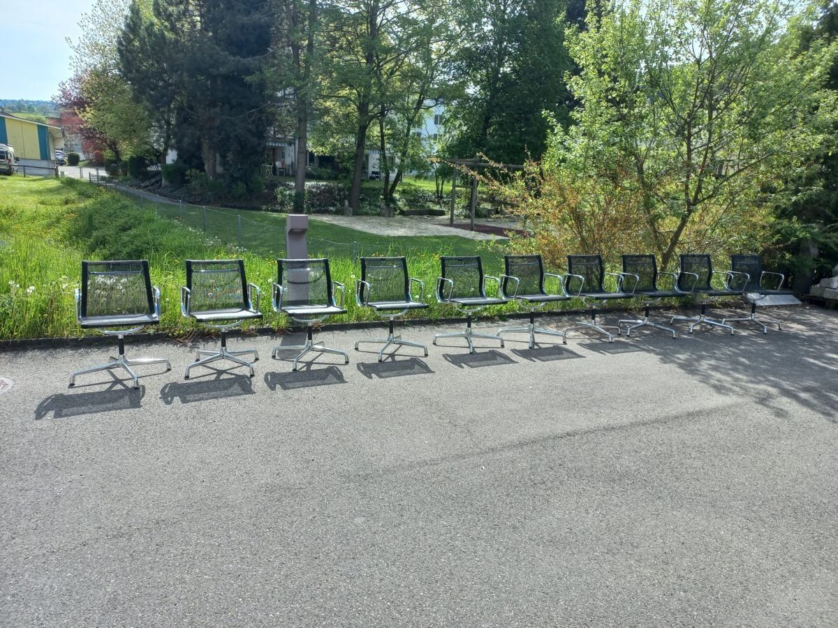 Vitra Sedie: 10er Set ORIGINAL VITRA EA 108 in Netz ! – Usato da Rikon im Tösstal venduto da Kurt_Goes_Classic