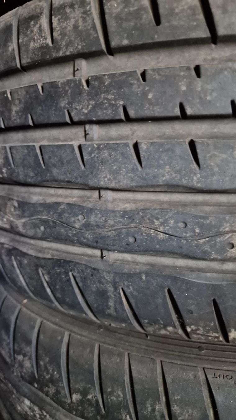 Hankook Pneumatici & Ruote complete: 4 Reifen Hankook Ventus EVO S1 – Usato da Willisau venduto da Haefliger01 2