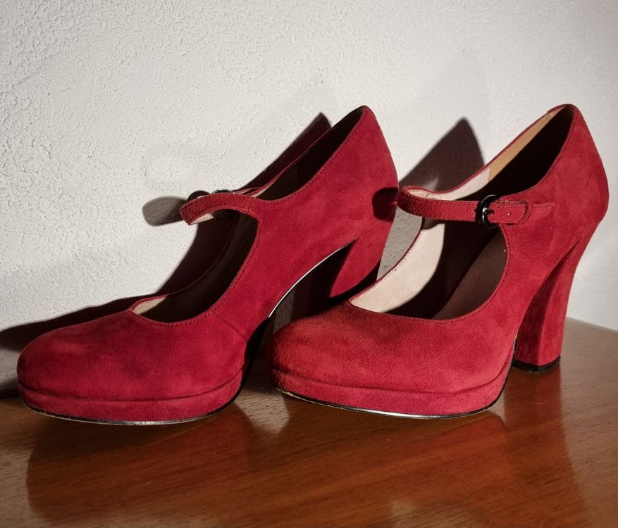 Rote Pumps Mit Riemchen