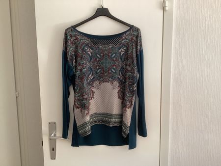 Élégantes Lang-Shirt, Gr. L, in Petrol- und Aubergine-Tönen