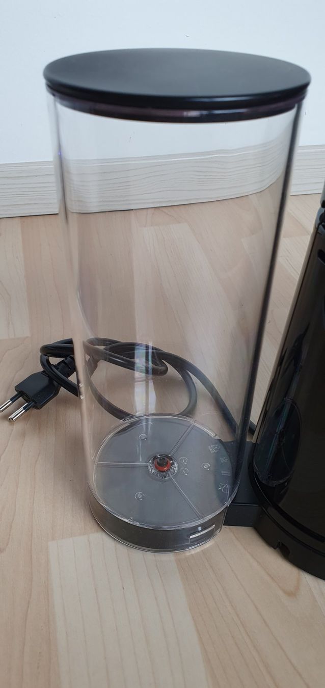 De'Longhi Macchine per caffè & Macchine per espresso: DeLonghi Nespresso Essenza Plus mit Bluetooth Funktion – Usato da Ernetschwil venduto da Cob1998 6