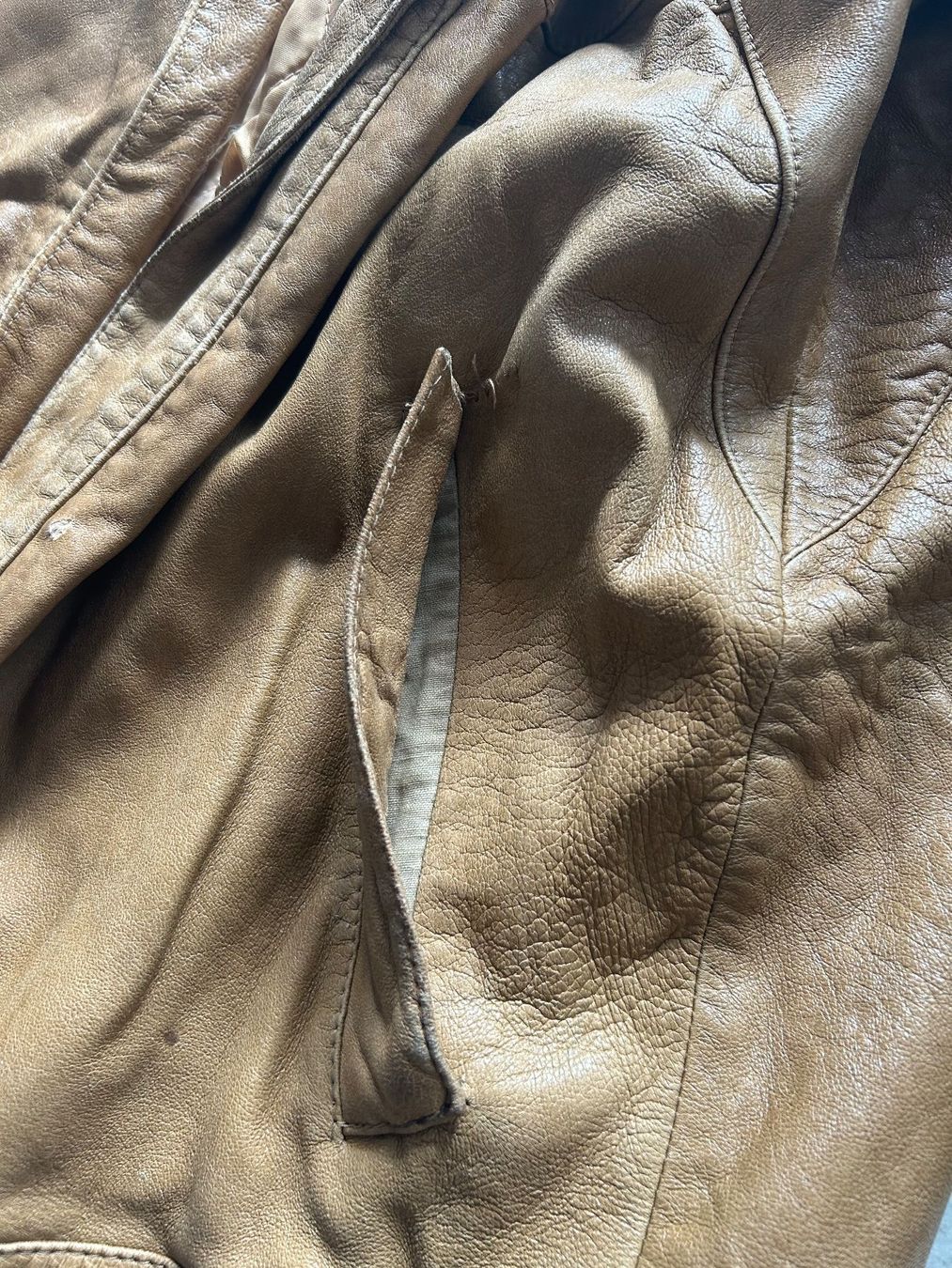 Jacken: Hellbraune Lederjacke aus den 80er – Gebraucht aus Waltenschwil von alfarumore 4