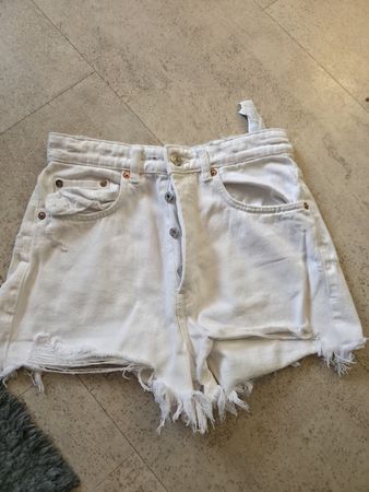 ZARA Jeans-Shorts Weiss Gr. 38 Sommer neuwertig