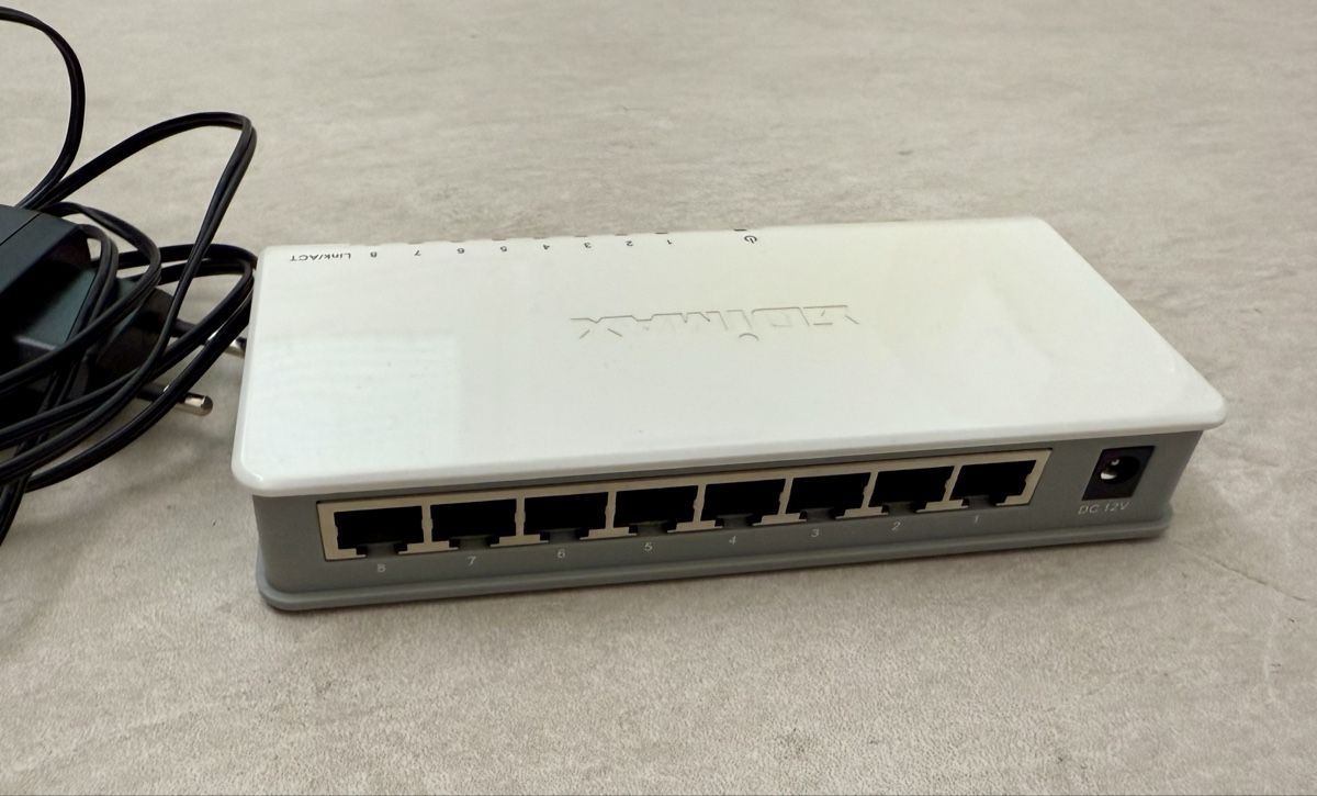 Hub & Switch: Edimax ES-5800G 8 ports Switch – Usato da Inwil venduto da TheSwissEagle 2