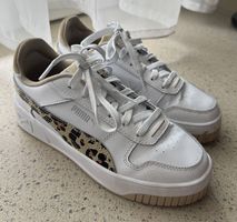 Puma Turnschuhe, weiss mit Animal Print LEO