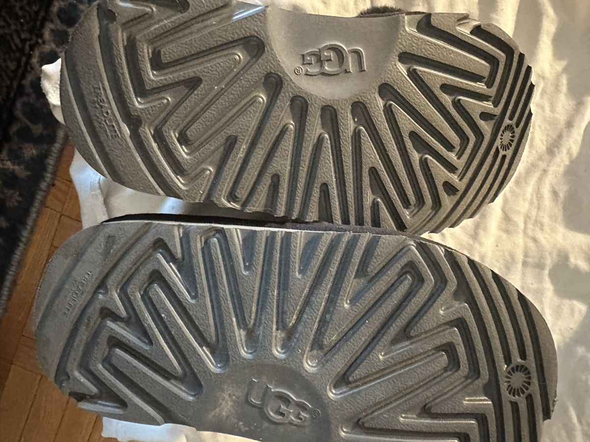Ugg Scarpe per ragazzi: ugg kinder boots gr 26 – Usato da Uster venduto da bek_v2ct 4