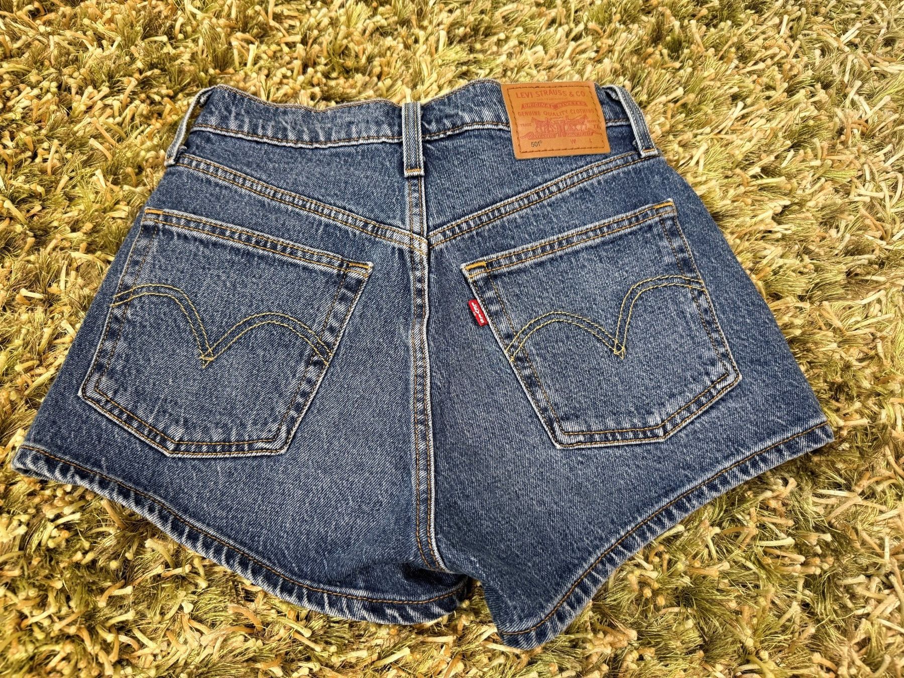 Levi's Pantaloni: Levi's Jeansshort, Gr. 24 – Usato da Schlierbach venduto da gnatcatcher 1