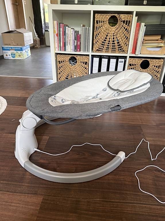 Sdraiette & Sdraiette a dondolo: Balancelle bébé électrique avec Bluetooth  Très bon état – Usato da Le Noirmont venduto da Sloane95 3