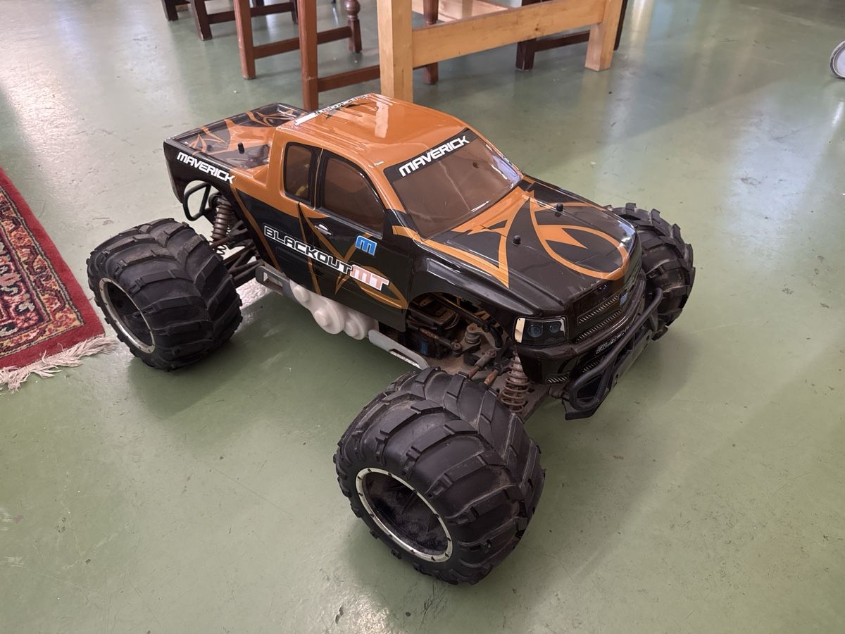 RC Modellbau: RC Auto Offroad Benzinmotor 30ccm – Defekt aus Pratteln von Cartonsducoeur_bl
