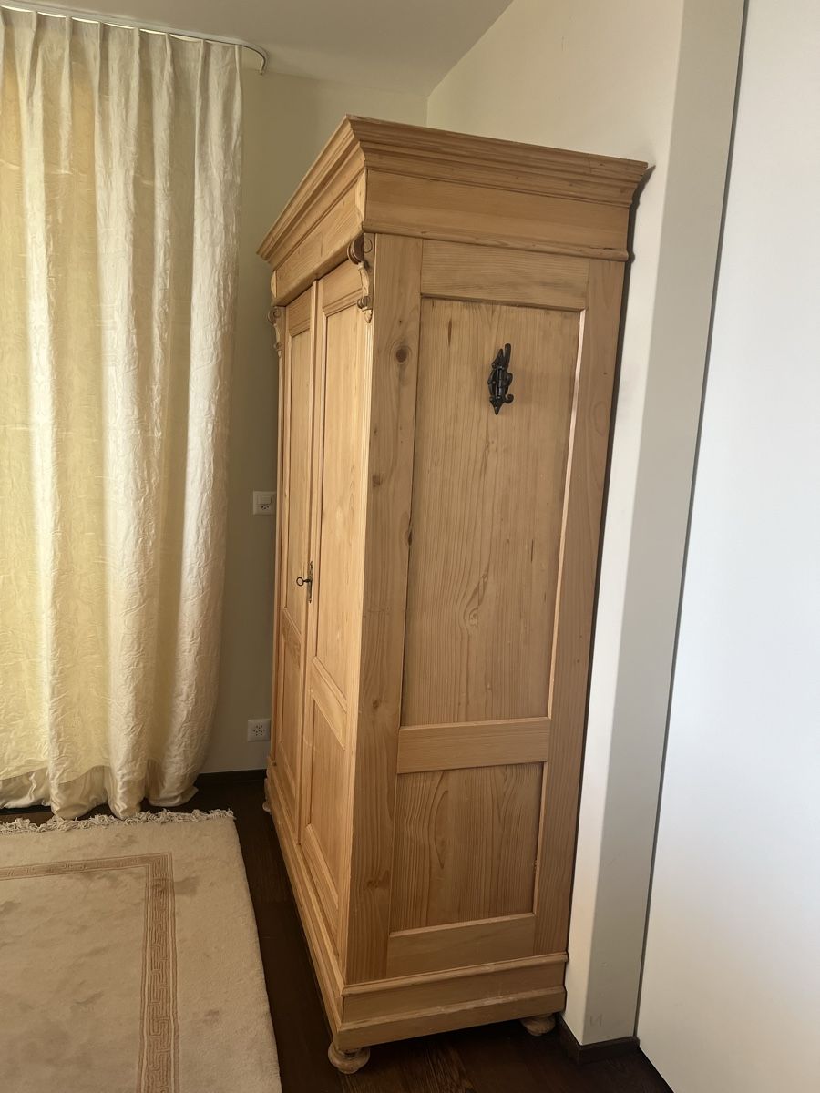 Armoires: Antiker Holzschrank – D'occasion à Kilchberg ZH par Lisavivienne 3