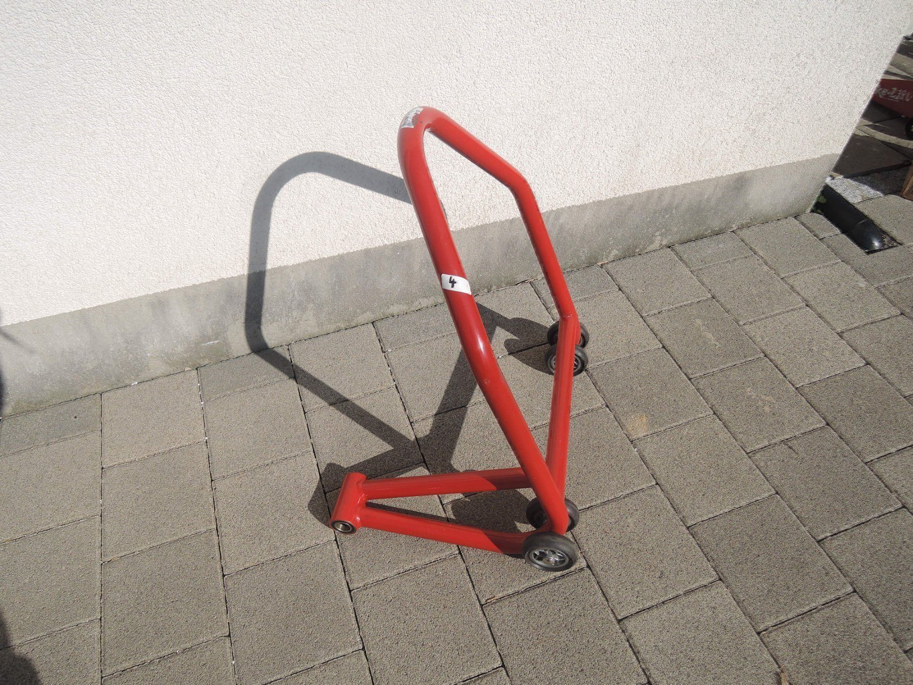 Ständer: Motorrad-Ständer hinten – Gebraucht aus Bättwil von paul74