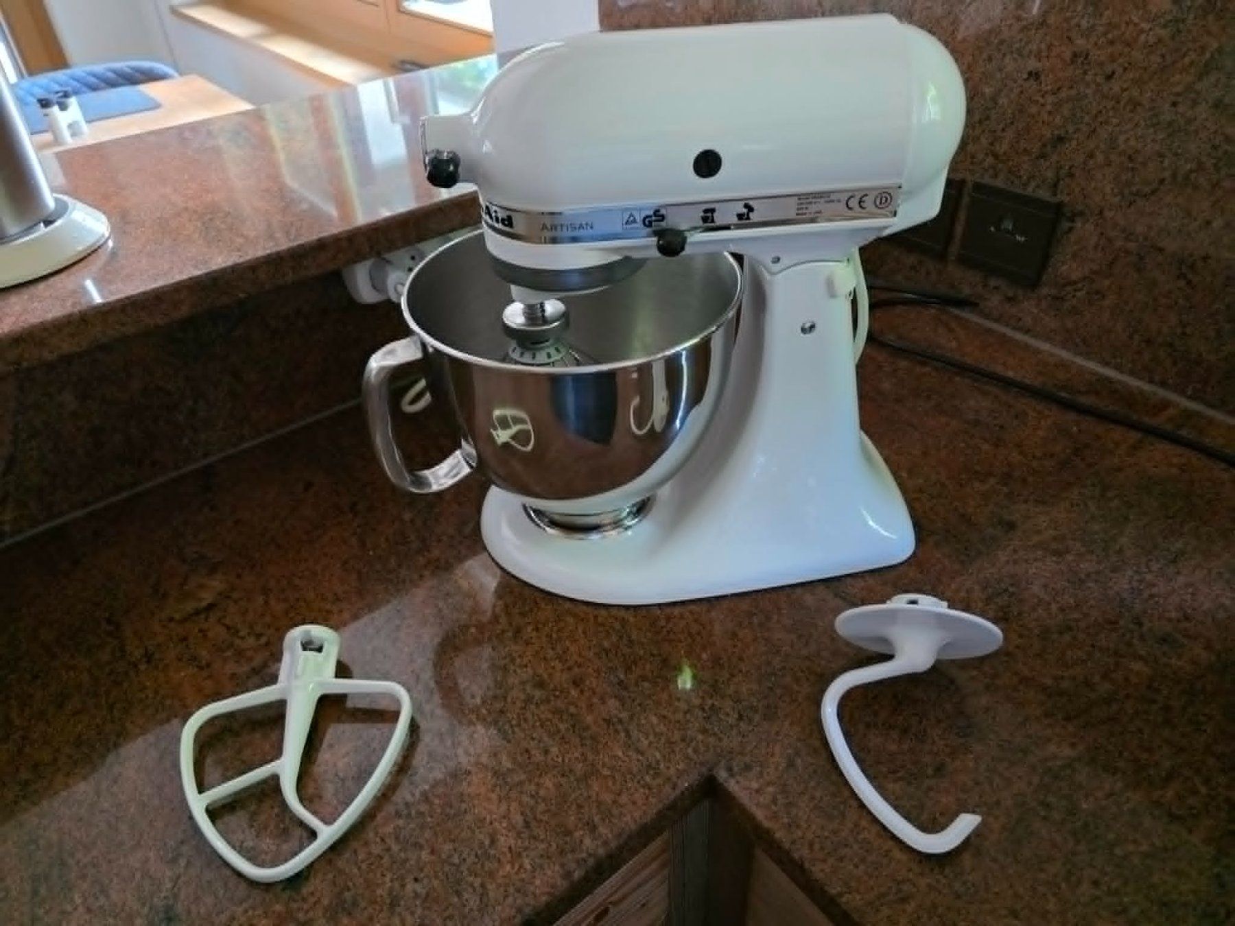 Elettrodomestici da cucina: Kitchenaid Artisan Weiss – Usato da Näfels venduto da HB9GIM 2