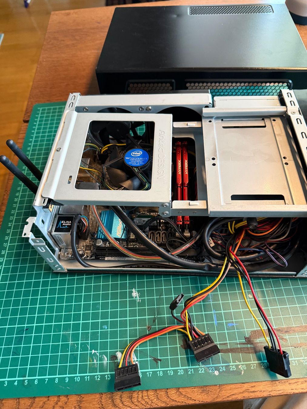 PCs: SFF mini media PC – Gebraucht aus Zurich von Ibriones 2