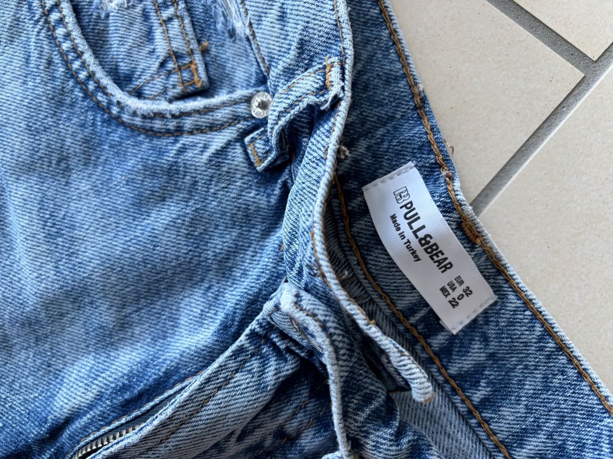 Pull&Bear Jeans: Short en jean - pull & bear taille 32 – Usato da Vouvry venduto da Prune-el 1