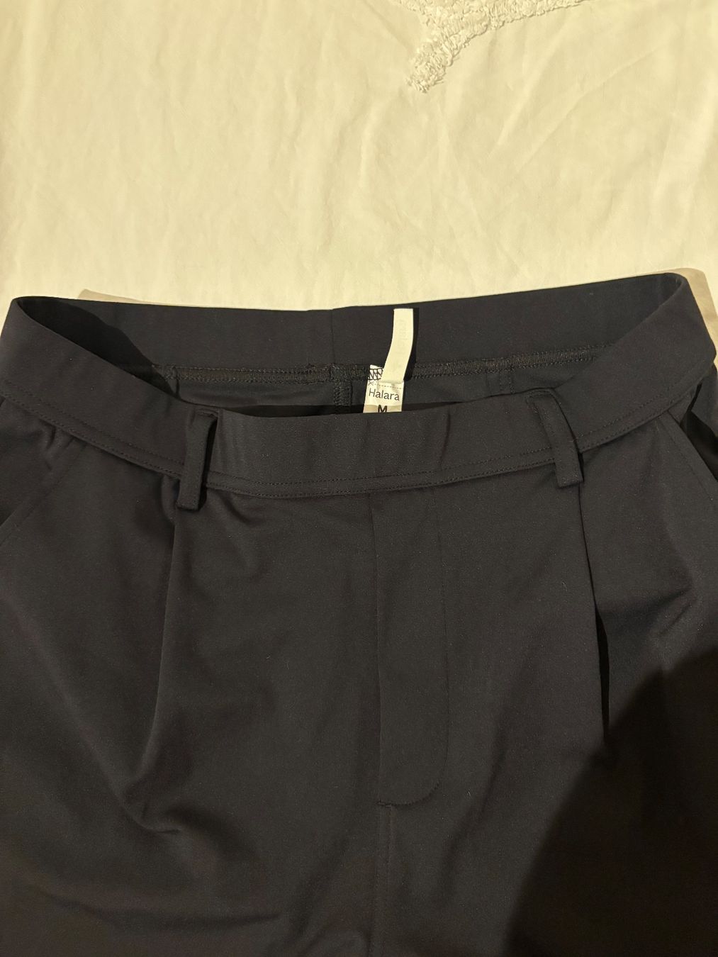Halara Pantalons: Elegante Halara Pants – Neuf (Voir description) à Zürich par hue_82qd 1