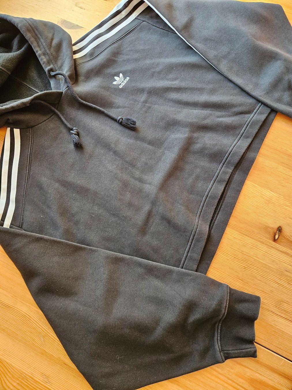 Adidas Maglioni & Felpe: Cropped Sweater adidas Grösse S retro Pullover Hoodie – Usato da Hägglingen venduto da United-Village-Trade 2