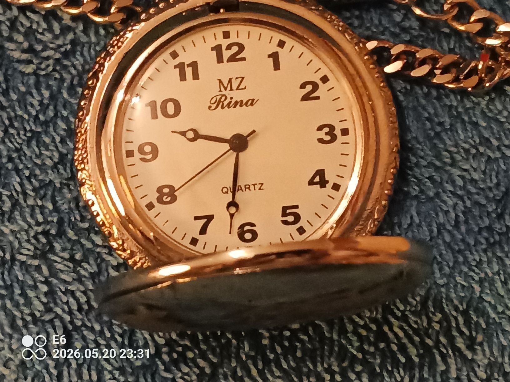 Orologi: RundeTaschenuhr mit Bauernmotiv – Usato da Zürich venduto da Mitzi6 1