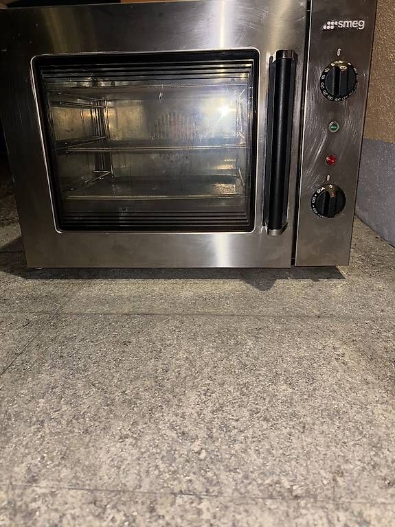 Forni: Forno Smeg professionale  – Usato da Vezia venduto da bot_9pd5