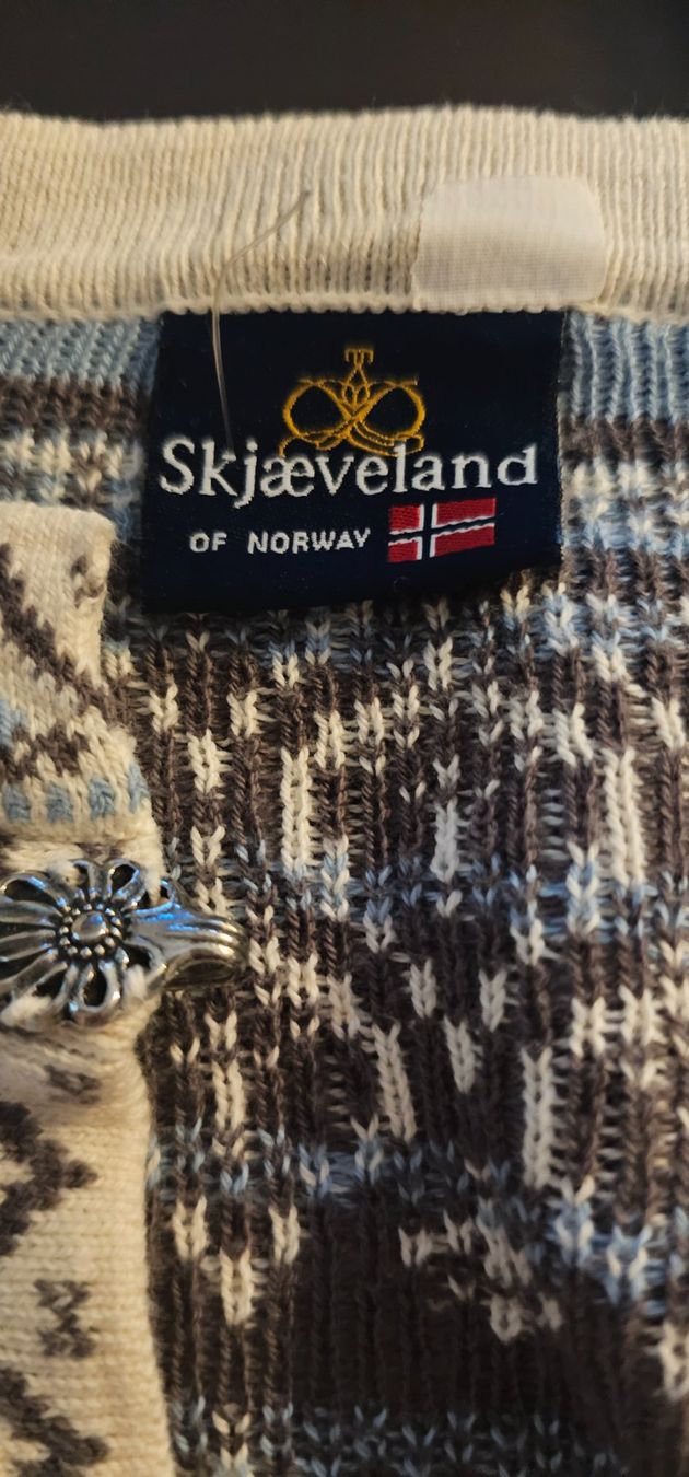 Giacche: Strickjacke Norwegen Norway – Usato da Riedikon venduto da Winter21. 4