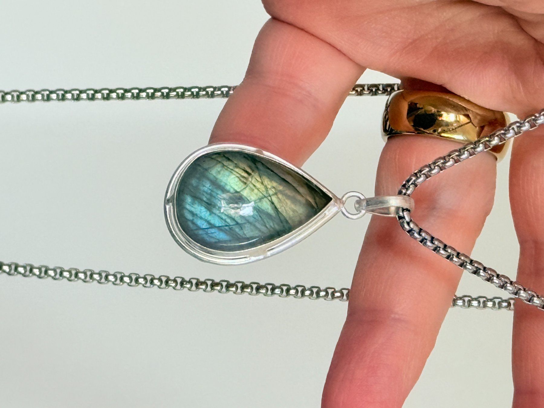 Catenine: Pendentif Labradorite, forme de larme élégant – Nuovo e nell'imballaggio originale da Genève venduto da AWWA 4
