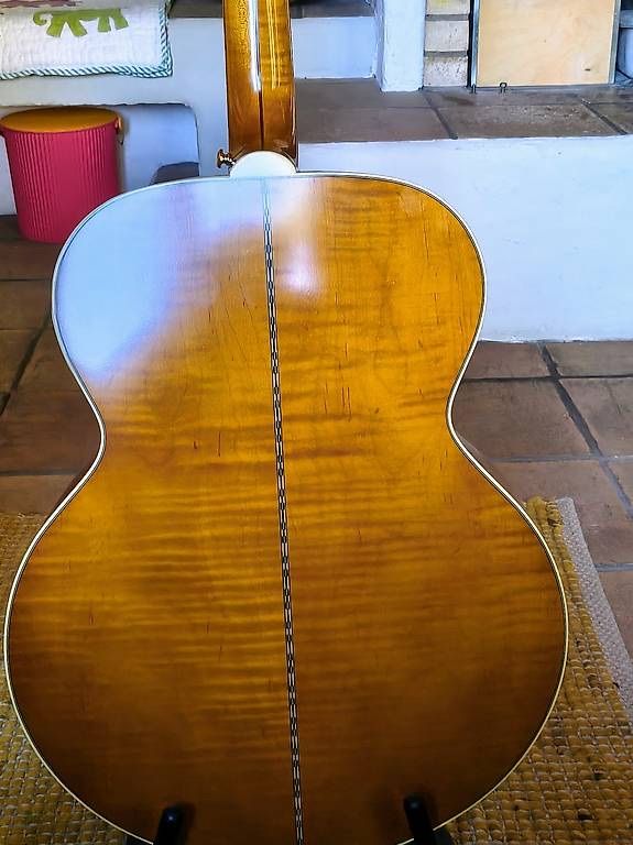 Epiphone Instruments de musique: Epiphone iInspired by Gibson Jumbo JS-200 – D'occasion à Winterthur par mal_2y7b 1