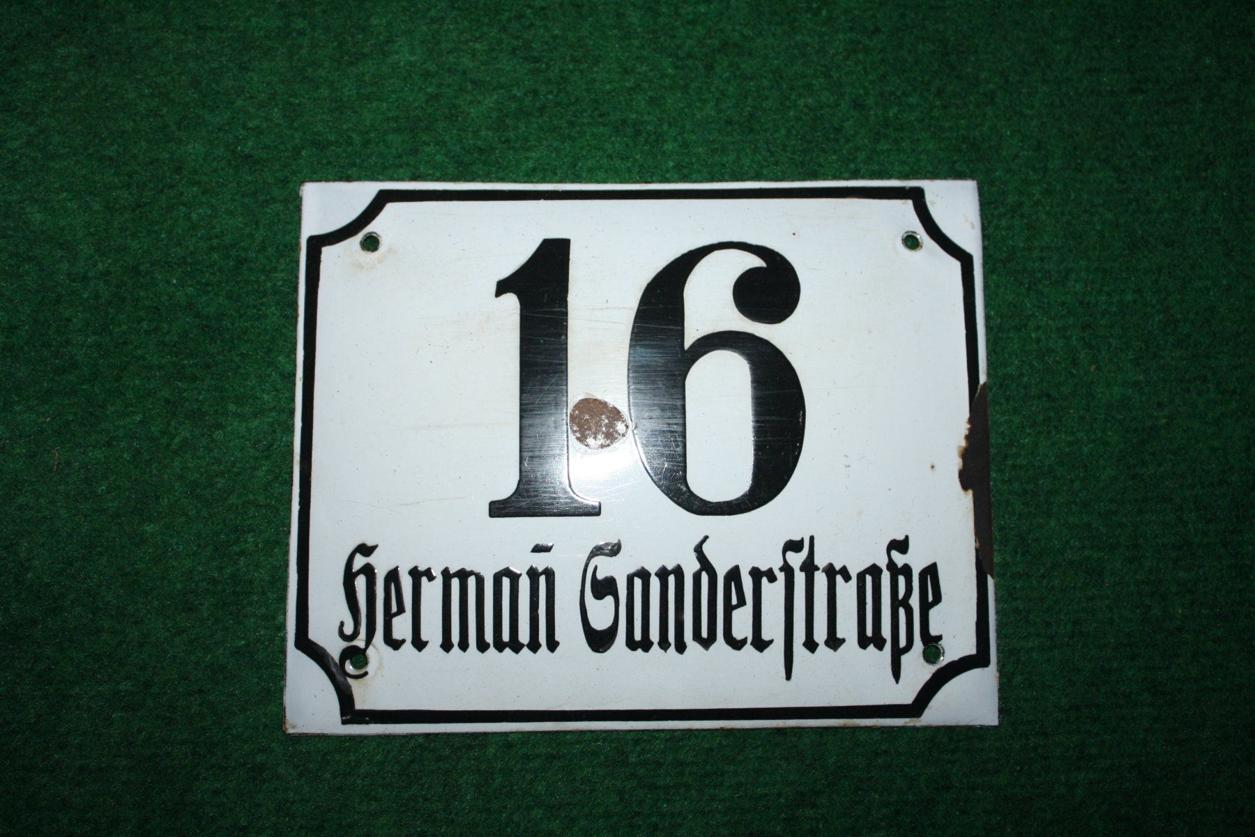 Schilder: Emaille Email Schild antike Hausnummer 16 Emailschild – Gebraucht aus Egnach von Cintegral