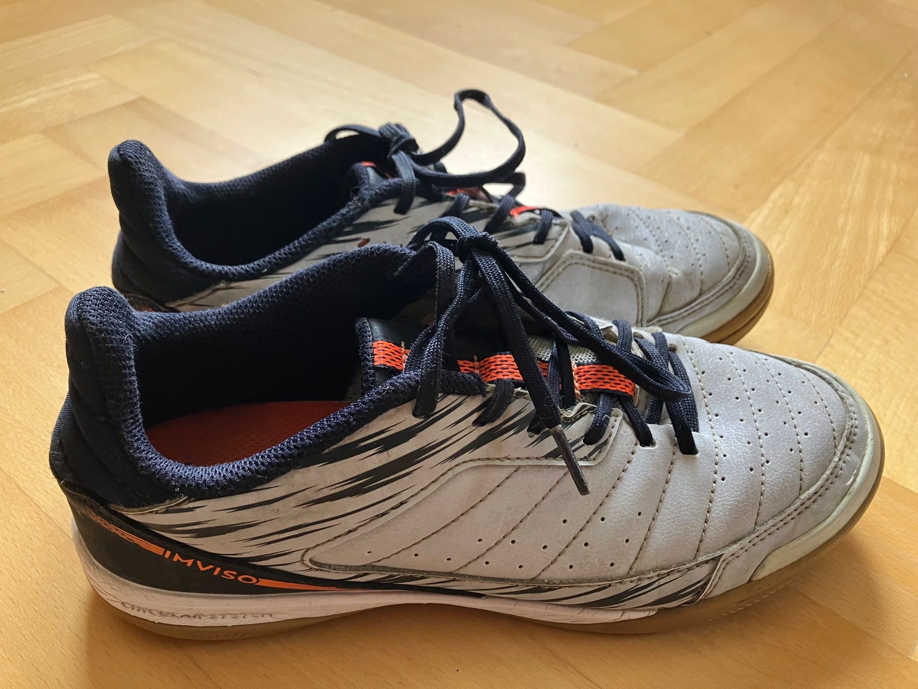 Decathlon Scarpe per ragazzi: Turnschuhe / Hallenschuhe Grösse 38-39 – Usato da Zürich venduto da rebene 1