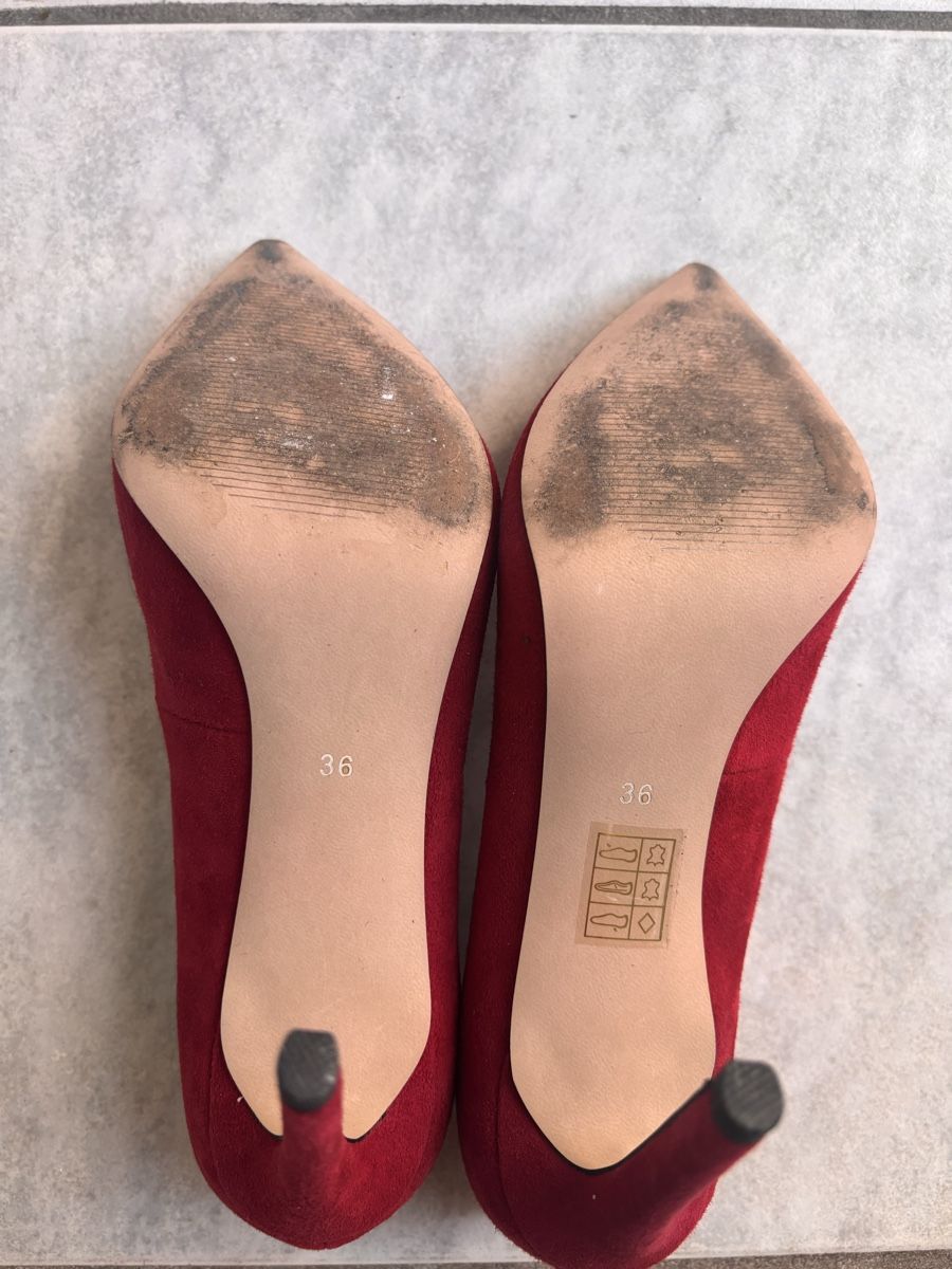 Scarpe da donna: Red suede heels – Usato da Oberrohrdorf venduto da api_s6d2 4