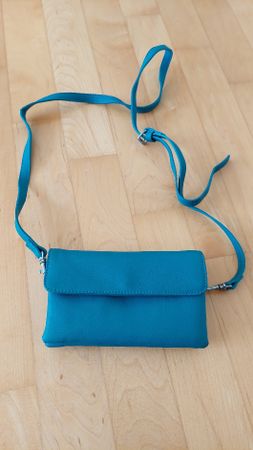 Umhängetasche HSE Leder blau kleine Handtasche neuwertig