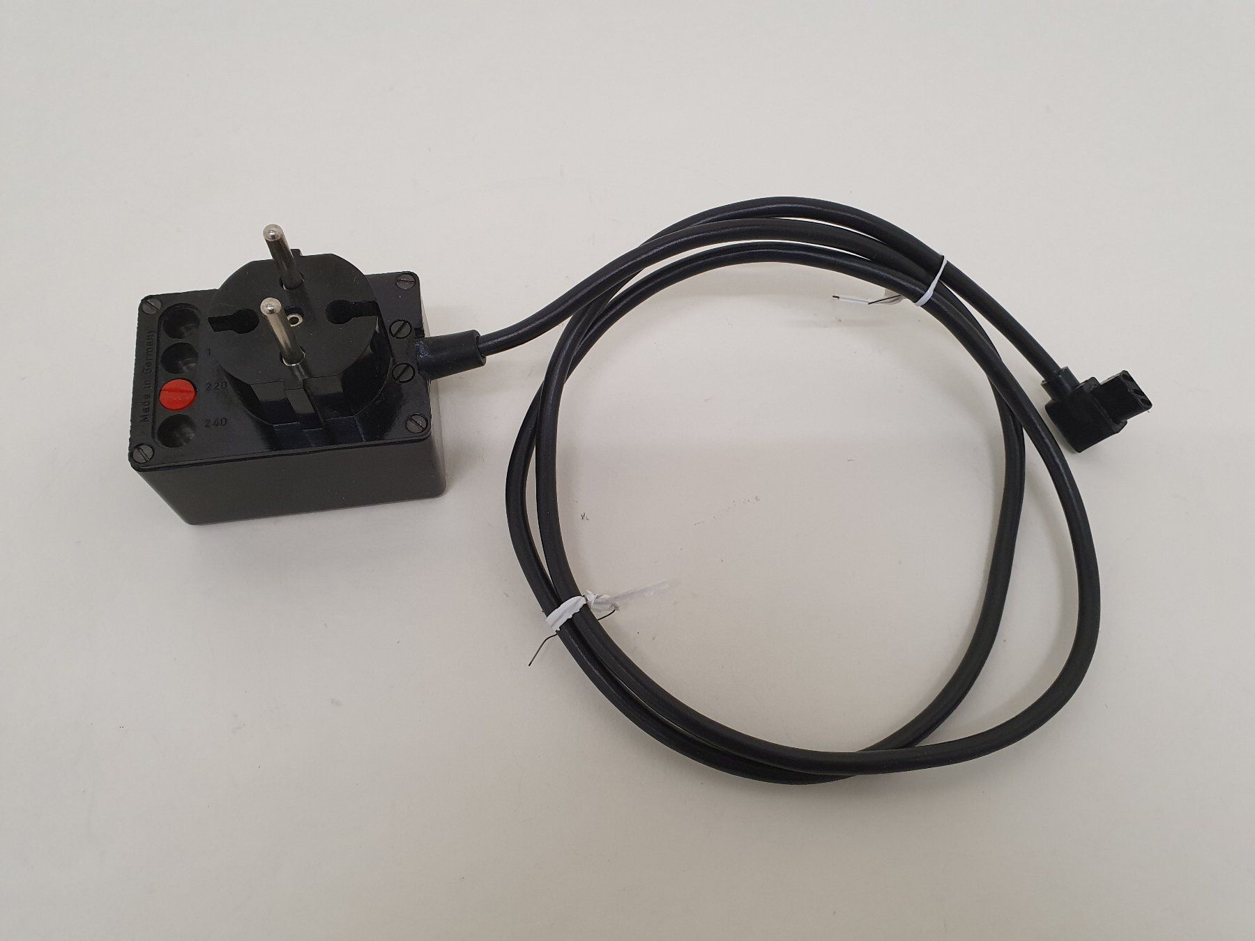 Flash: Vintage Blitzgerät LOEWE OPTATRON 530C - Schnäppchen! – Usato da Aegerten venduto da taxidermo 6