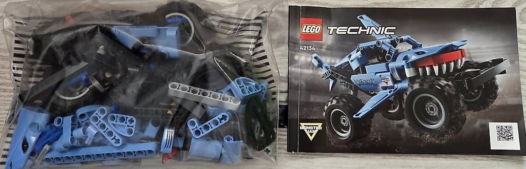 Spielzeuge: LEGO Technic Set 42134 Monster Jam Megalodon – Gebraucht aus Aesch BL von VogelJ 1