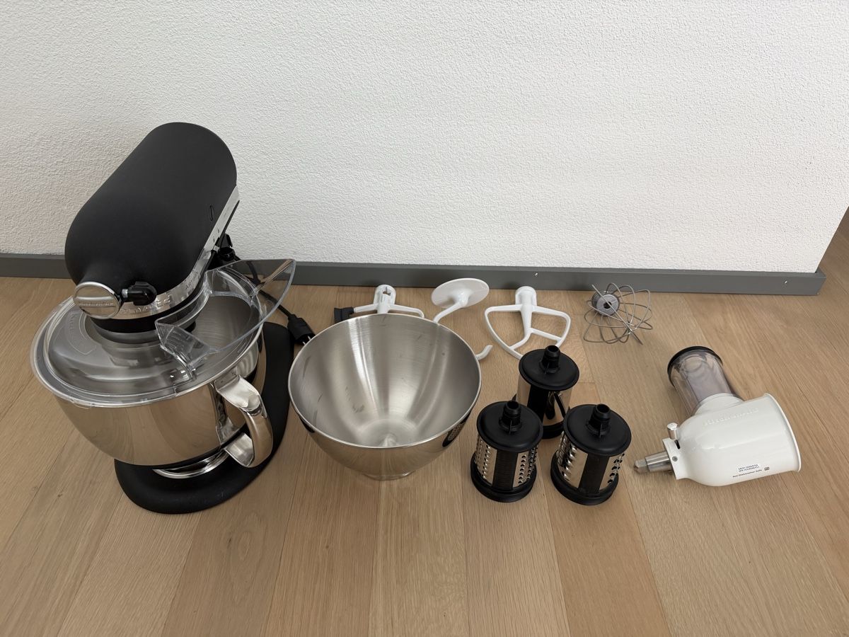 Kitchenaid Elettrodomestici da cucina: KitchenAid Artisan mit Zubehör - 300 Watt – Usato da Dübendorf venduto da fre_bn6f 7