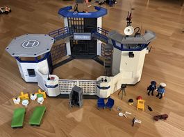 Playmobil Polizei-Kommandozentrale mit Gefängnis