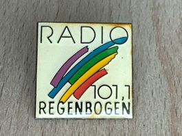 Pin Radio Regenbogen