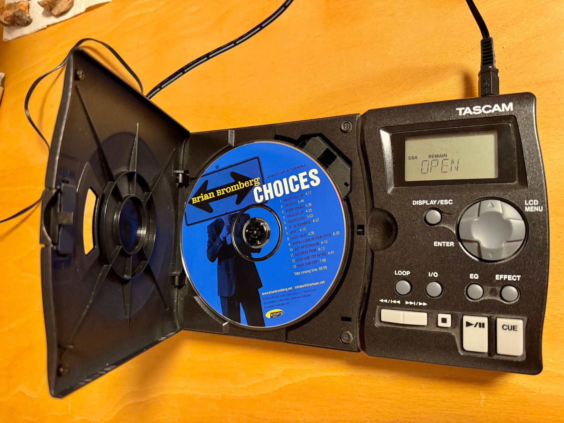 Tascam Tragbarer Mediaplayer: Tascam CD-BT2 Portable CD Bass Trainer – Gebraucht aus Nidau von cocodo 4