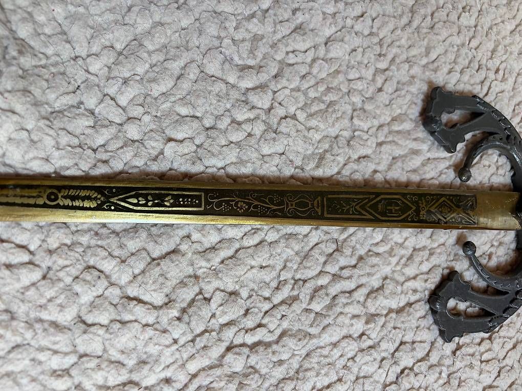 Autres collections & raretés: Zwei Dekor Schwerter ca. 100cm lang – D'occasion à Mollis par Hg 3