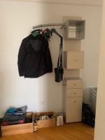 Kleine Garderobe muss bis zum 31.7.26 abgeholt werden