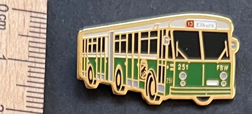 Swiss Placchette & Badge: SVB Eilkurs FBW Bus, grün / Pin – Usato da Ostermundigen venduto da DaxKarten-75