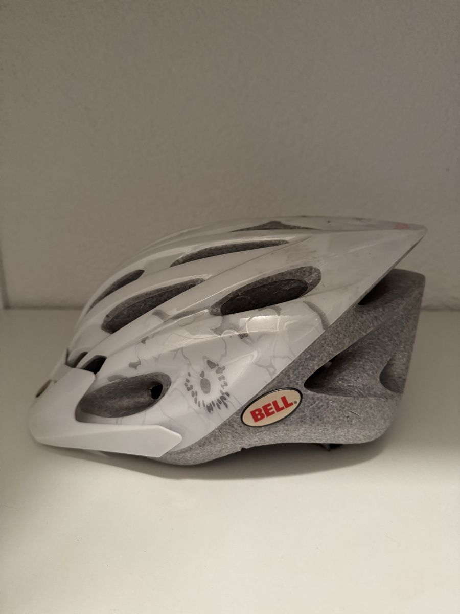 Bell Caschi: Velohelm unisex 50-57 cm – Usato da Oberentfelden venduto da Judyku 1