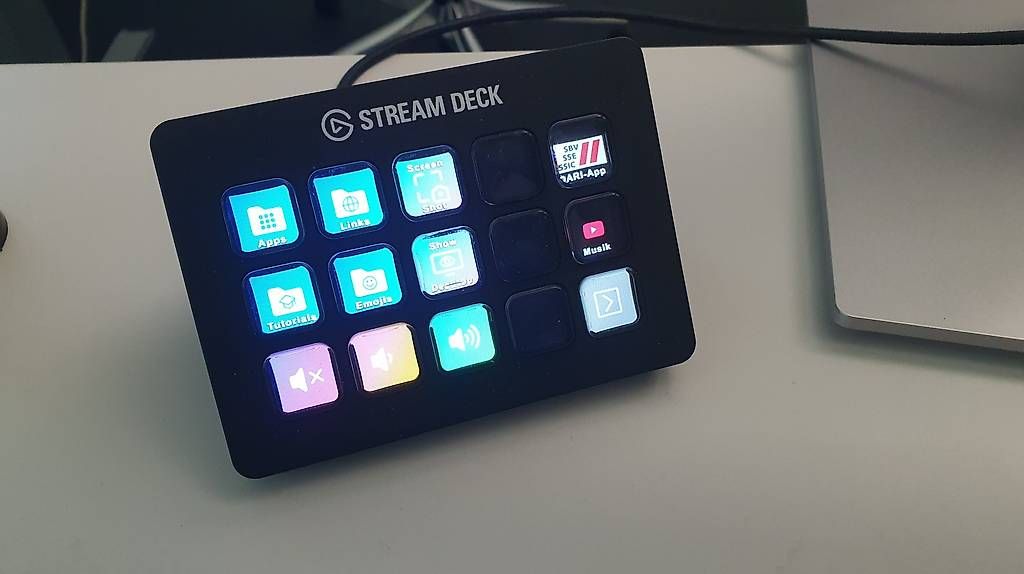 Claviers: Elgato Stream Deck MK.2, 15 Tasten, OVP – D'occasion à Mellingen par cdu_5mwk