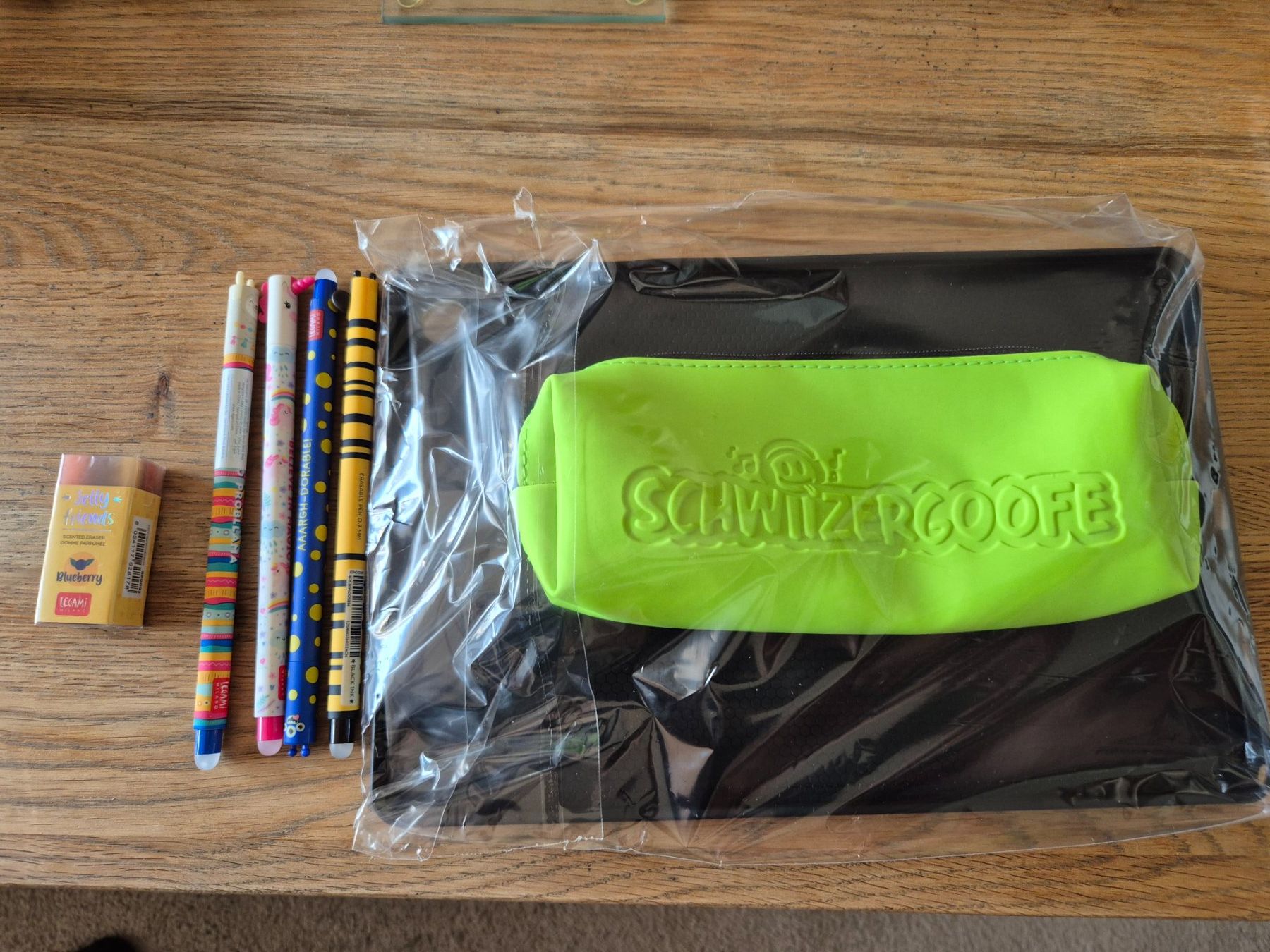 Samsung Covers & Taschen: Schwiizzergoofe Tablet set – Neu und originalverpackt aus Allschwil von WouterJ_