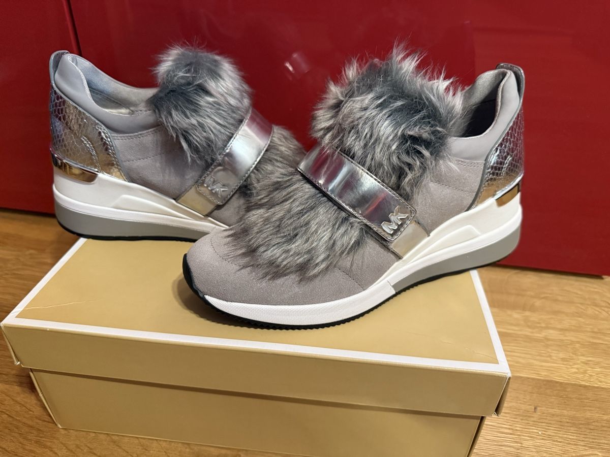 Scarpe da donna: Michael Kors Wintersneakers, Gr. 38, Neu – Nuovo e nell'imballaggio originale da Reinach AG venduto da innamac