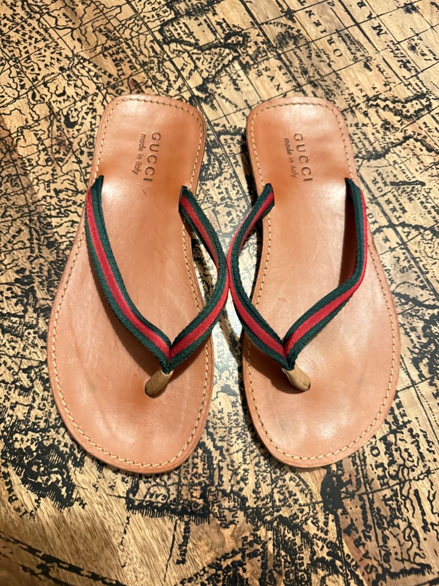 Gucci Scarpe da uomo: Gucci Web Stripe Leather Flip Flops Sandals – Nuovo (secondo la descrizione) da Versoix venduto da pen_6hgs